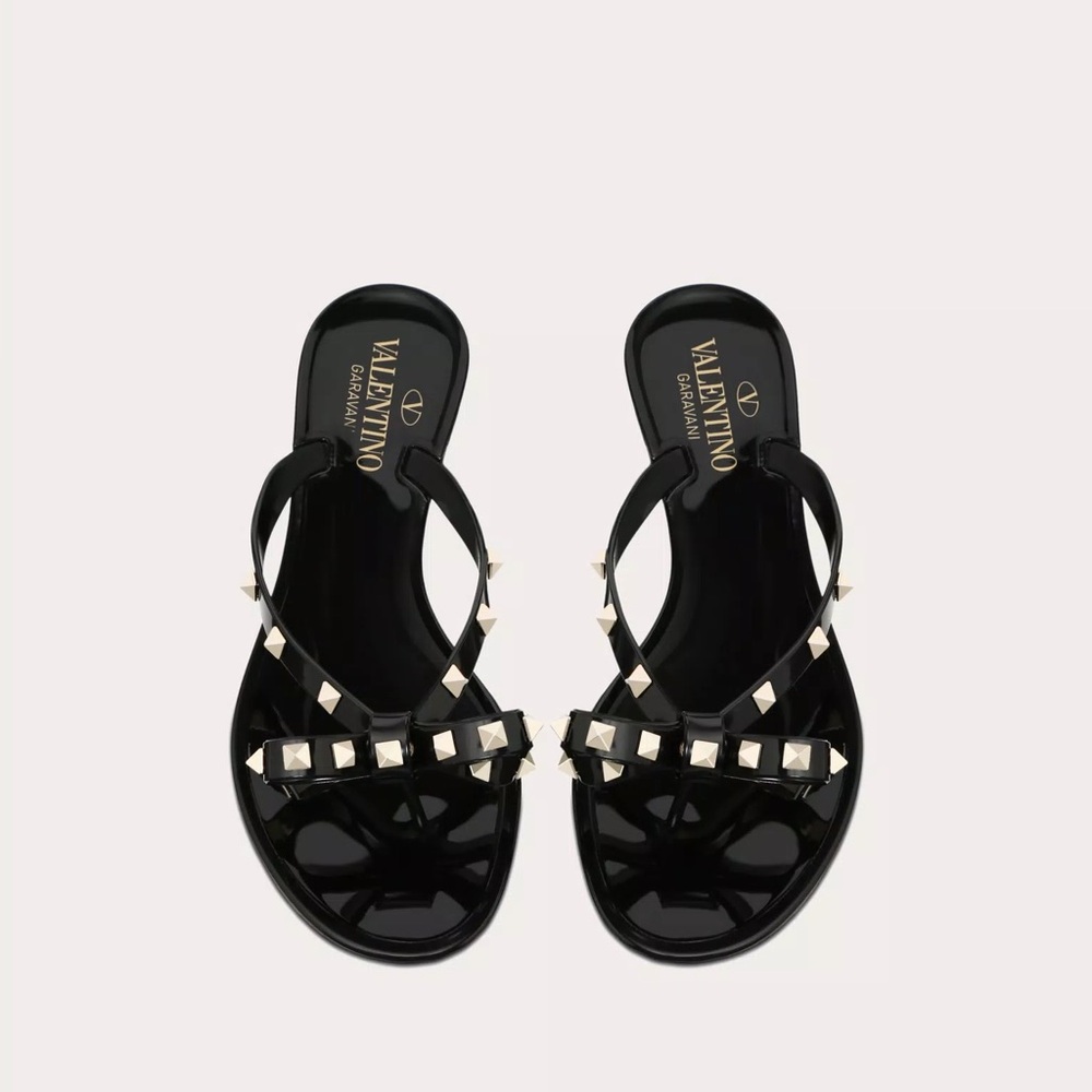 Valentino “ROCKSTUD RUBBER SLIPPER” studded bow flip flops